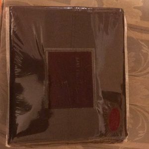 Brown full size sheet set